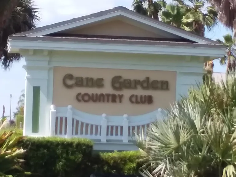 CANE GARDEN COUNTRY CLUB 
in walking distance