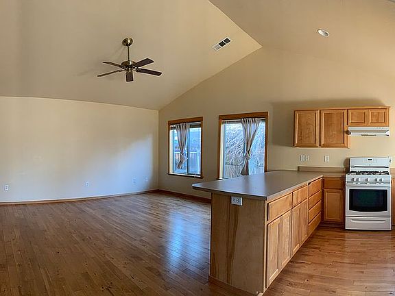 Kitchen/ Living room