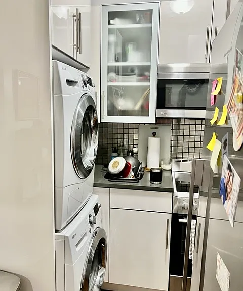 229 W 16th St #1C — Photo 16