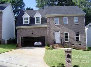 4707 Valley Stream Rd, Charlotte, NC 28210