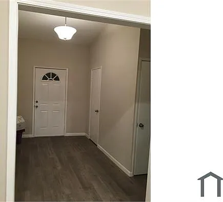 4 bed, 1742 sqft, $2,990 — Photo 2