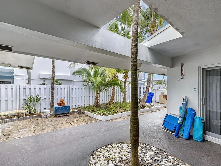 4548 N Ocean Dr #3 — Photo 9