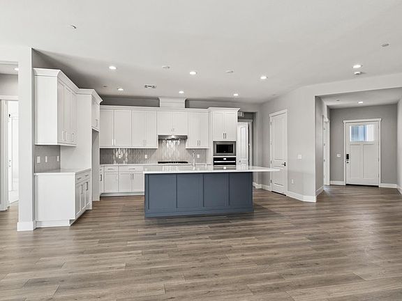 4th image of 756 Conrad St