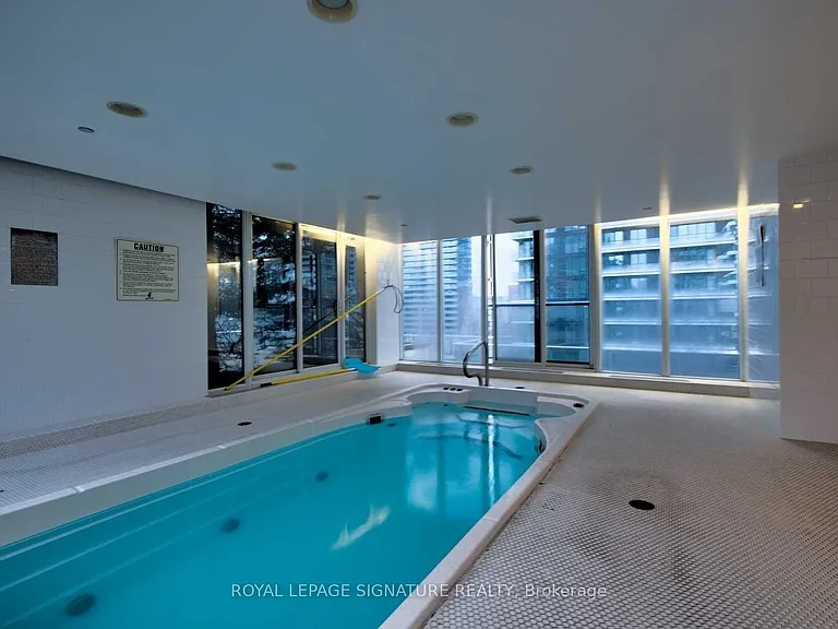 250 Wellington St W #632 — Photo 19