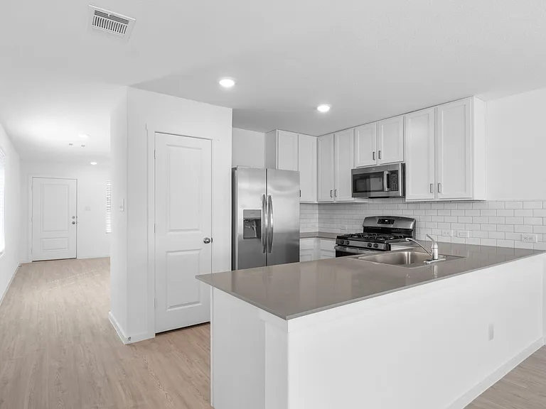 8523 Astral Pl — Photo 5