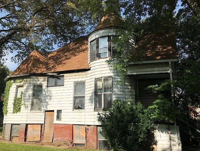 1513 NE Perry Ave photo 1