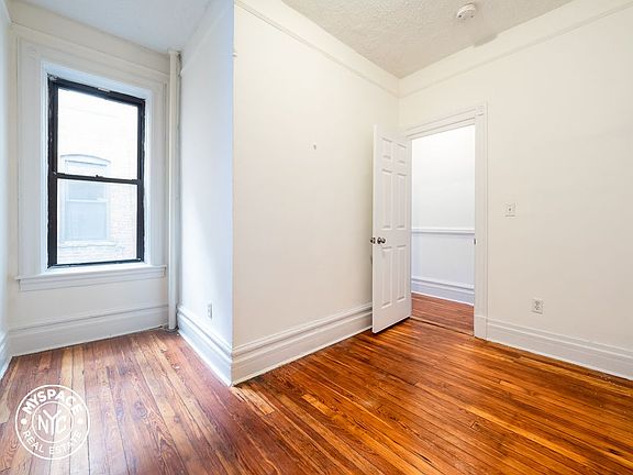4th image of 275 Halsey St APT 3R