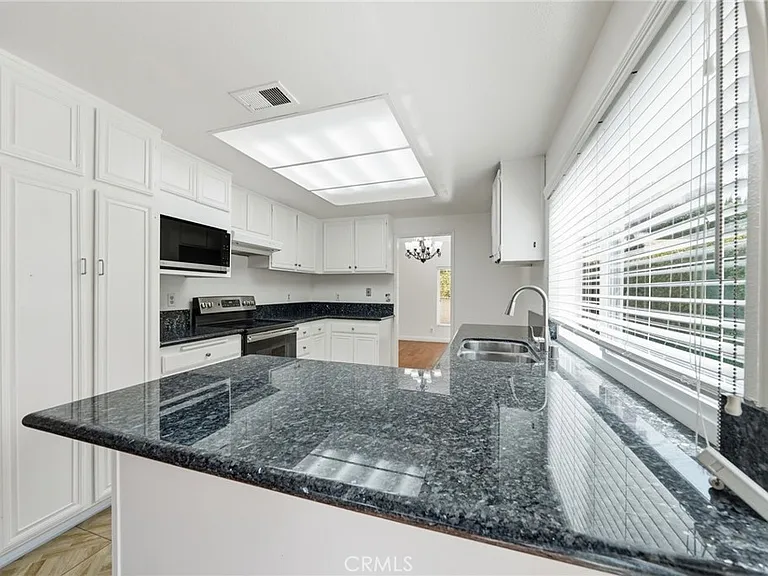 1736 Kingham Way — Photo 9