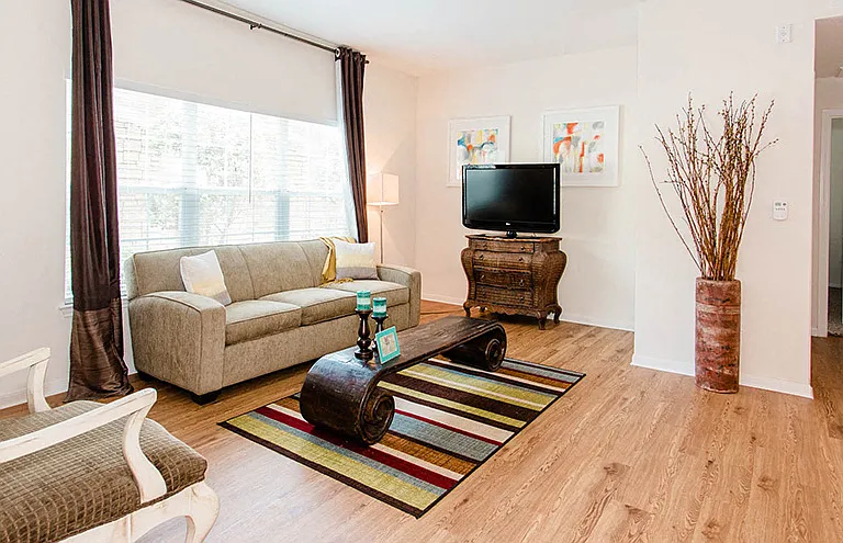 Willow Lake Apartments — Photo 30