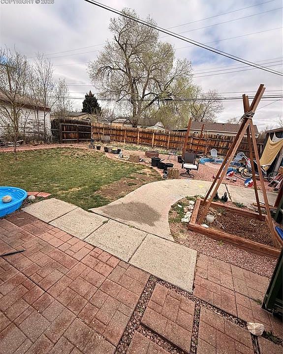 2nd image of 1212 Pando Ave