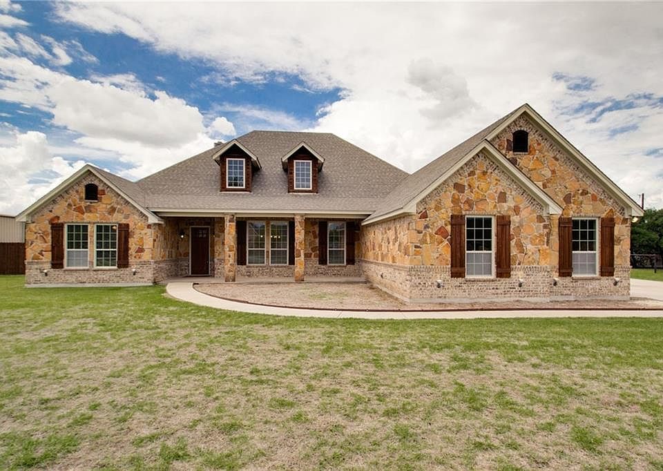 1st image of 107 Black Oak Dr