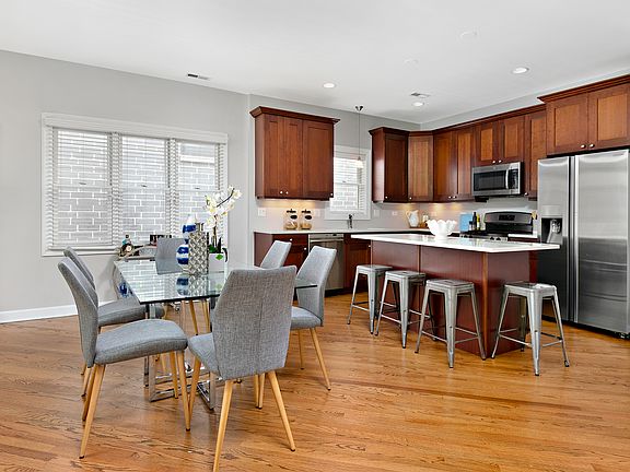 5th image of 1527 N Hudson Ave #4N