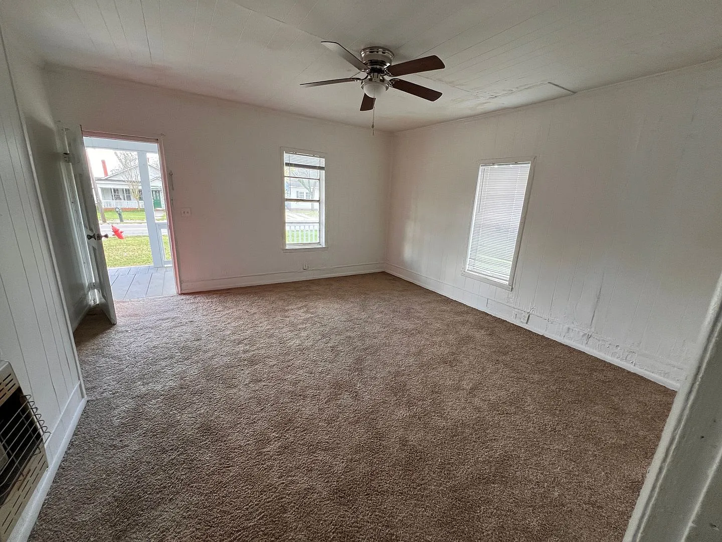 411 E Troy St — Photo 3