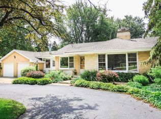 14 Crestland Rd, Indian Creek, IL 60061