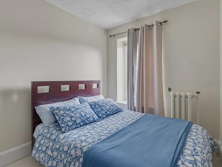241 W Newton St #8 — Photo 6