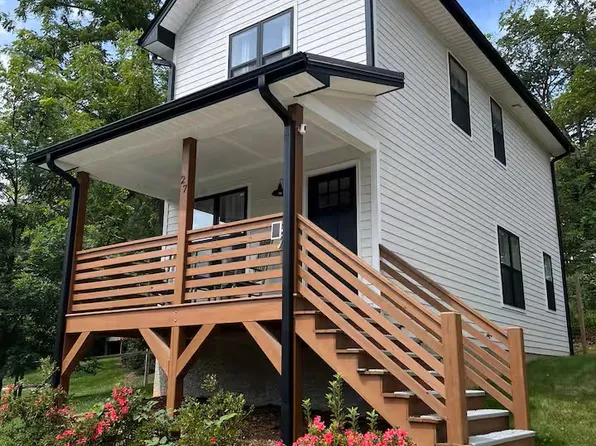 27 Eastview Cir, Asheville, NC 28806