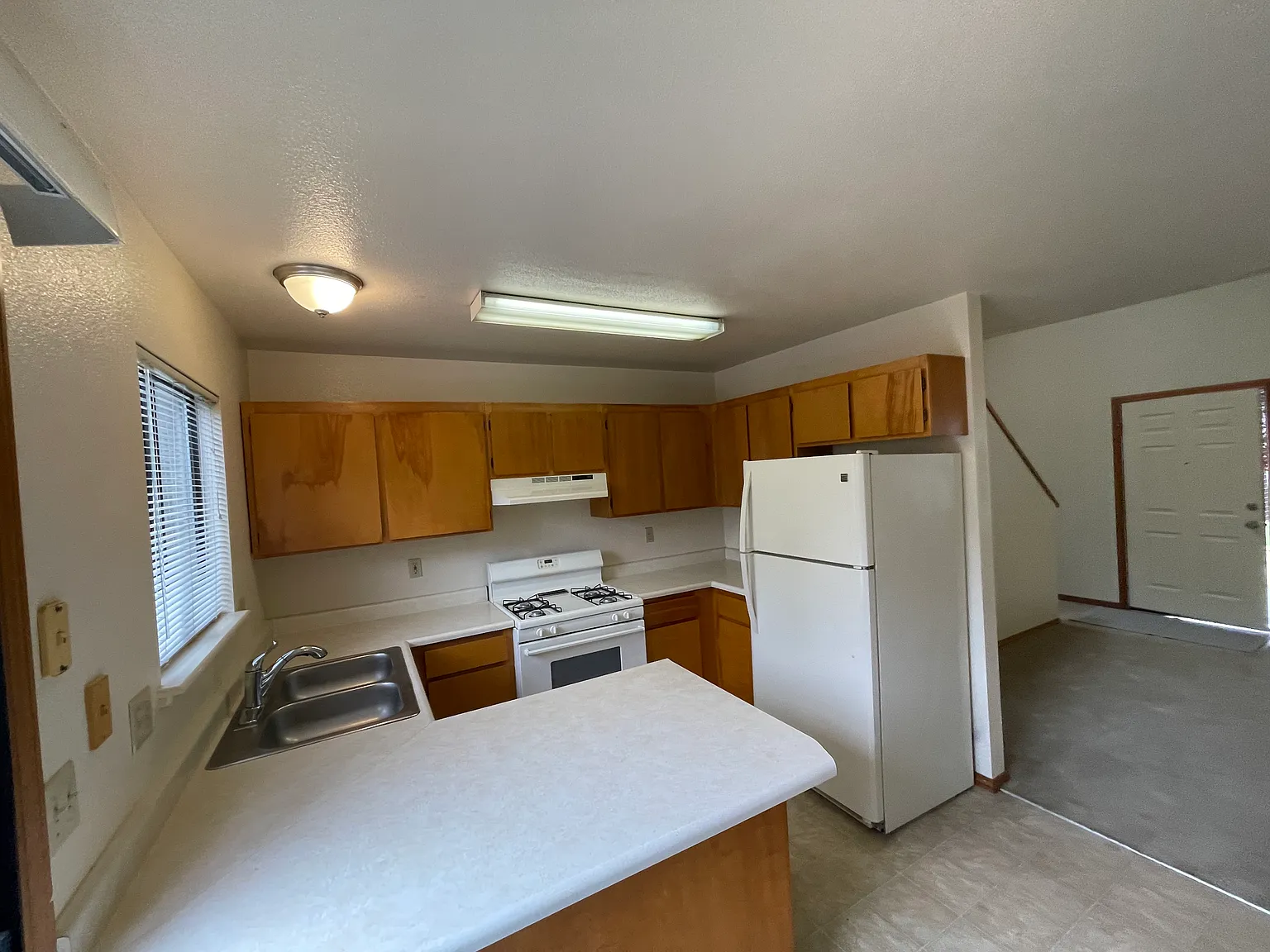 1 bed, 900 sqft, $1,250 — Photo 4