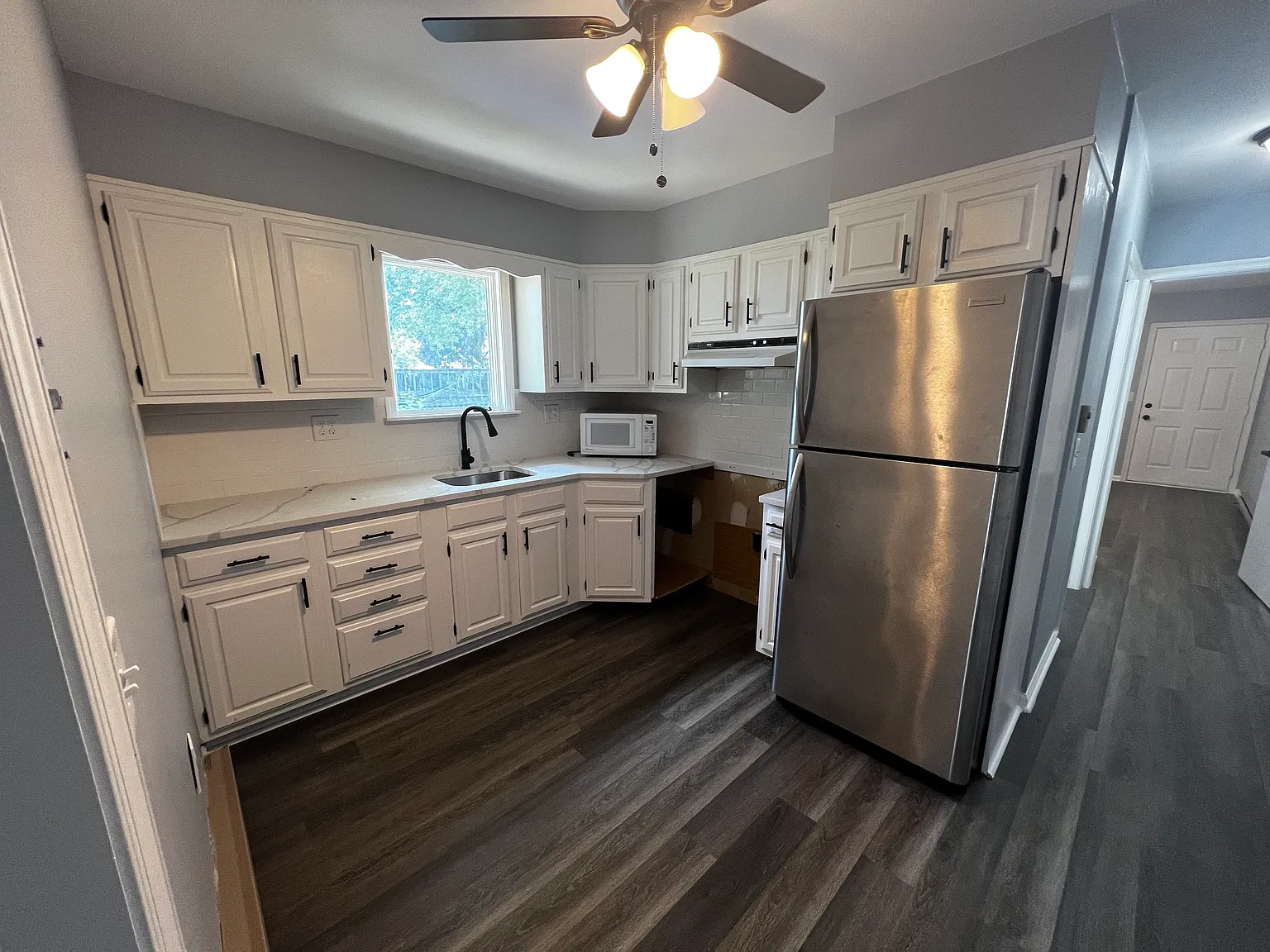 1 bed, 1000 sqft, $1,450 — Photo 4