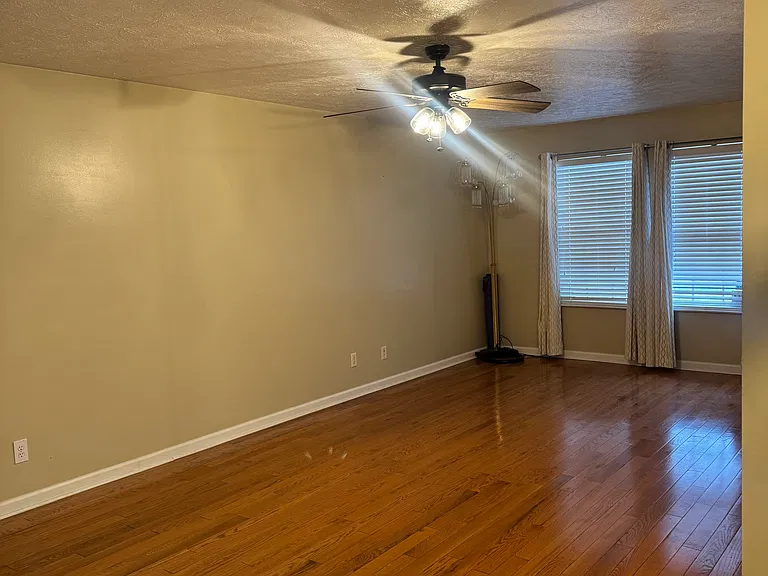 1078 Shawnee Ridge Dr — Photo 3