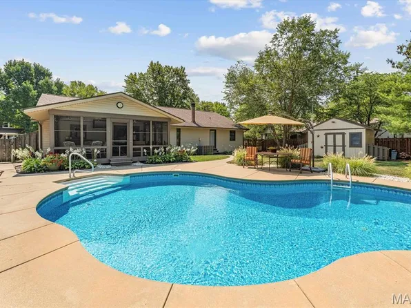 1975 Banyan Tree Rd, Collinsville, IL 62234