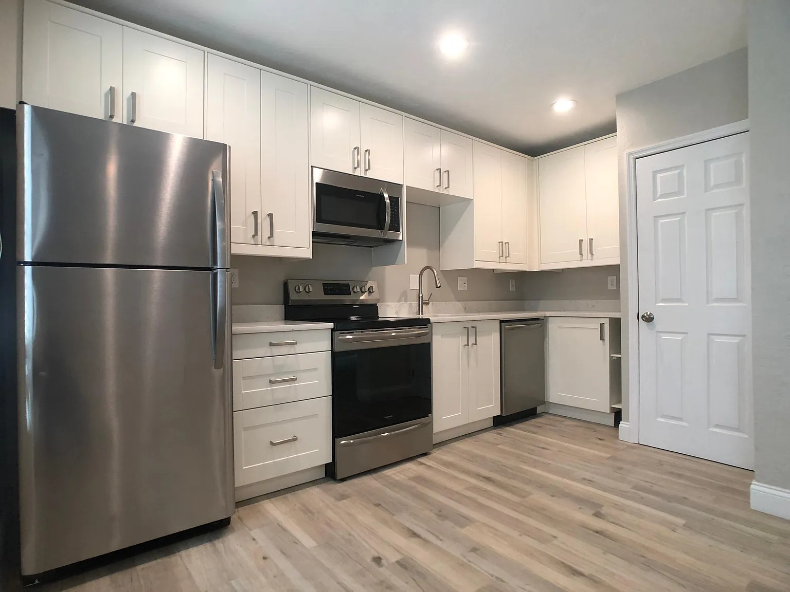 119 Hibiscus Ct — Photo 1