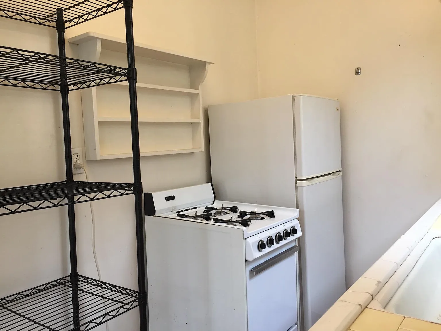 Studio, 325 sqft, $2,450 — Photo 3