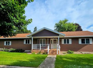 319 5th St SW, Pipestone, MN 56164