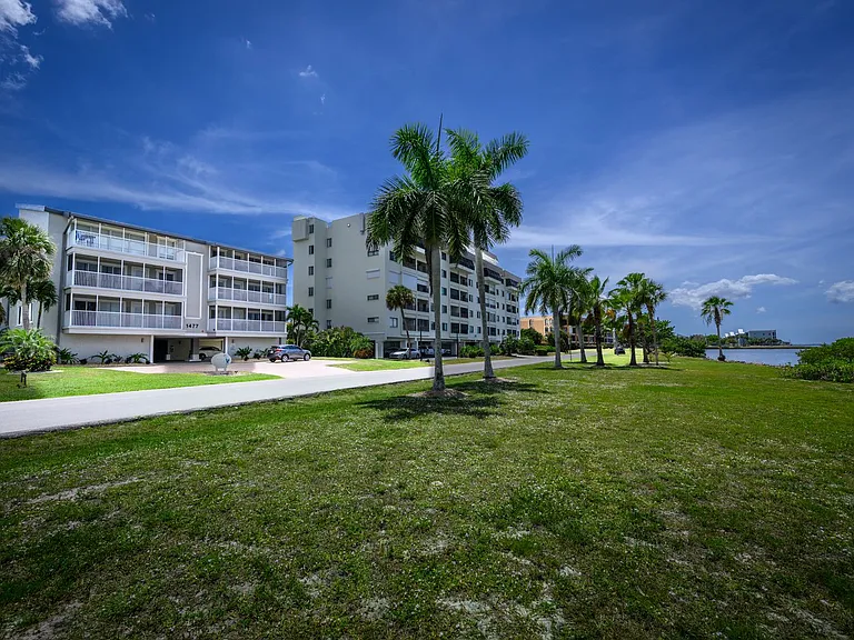 1477 Park Beach Cir #33 — Photo 70