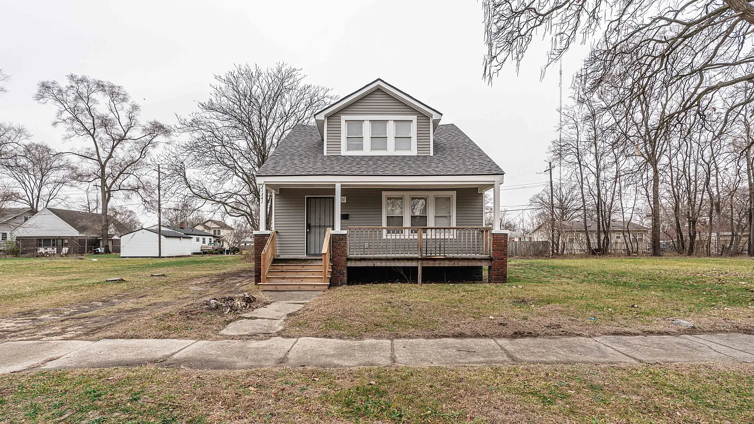 21341 Parkside Blvd photo 1