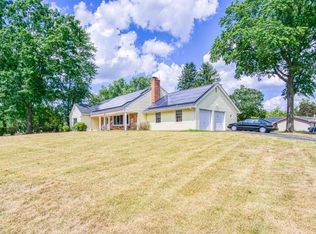 3 Kuhn St, Somerset, NJ 08873