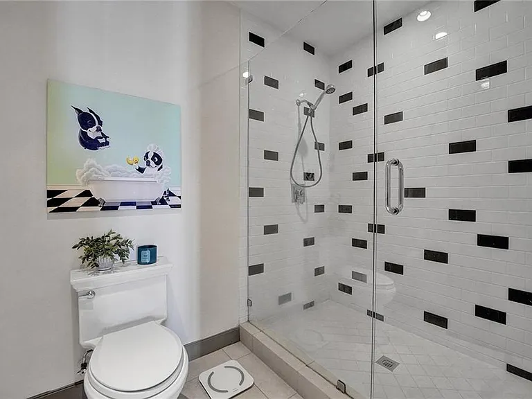 110 SE 2nd St #402 — Photo 21
