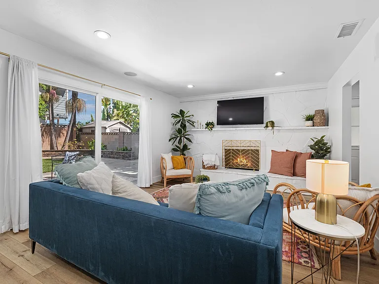 16002 Warren Ln — Photo 52