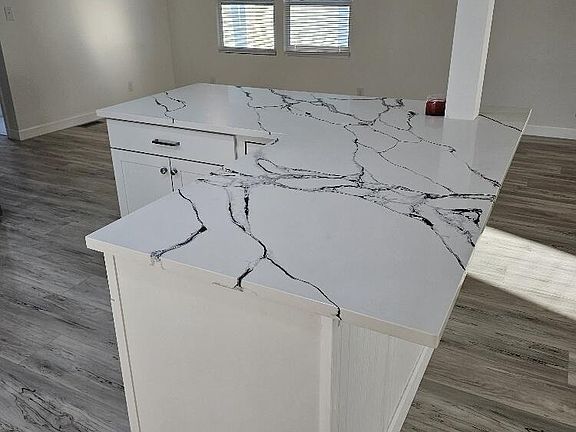 4th image of 179 NE Emerald Drive