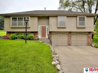 5704 N 50th St, Omaha, NE 68104