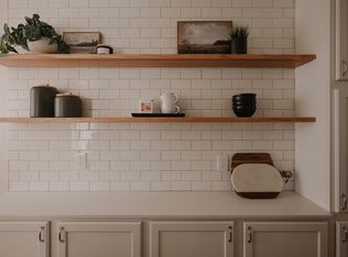 613 Wayzata Blvd E APT 4, Wayzata, MN 55391