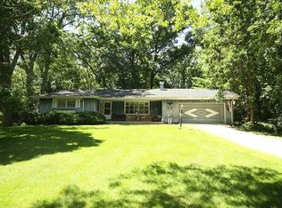 27W701 Beecher Ave, Winfield, IL 60190