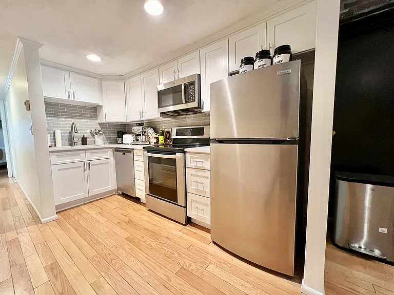 96 Commercial St #3 — Photo 6