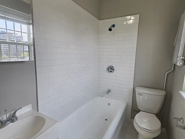 1175 Chapel St #401 — Photo 2
