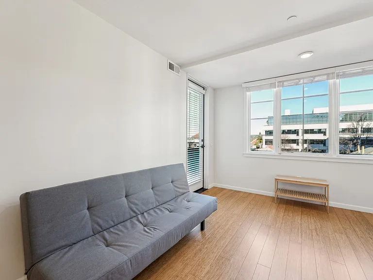 Addison Arts Apartments — Photo 162