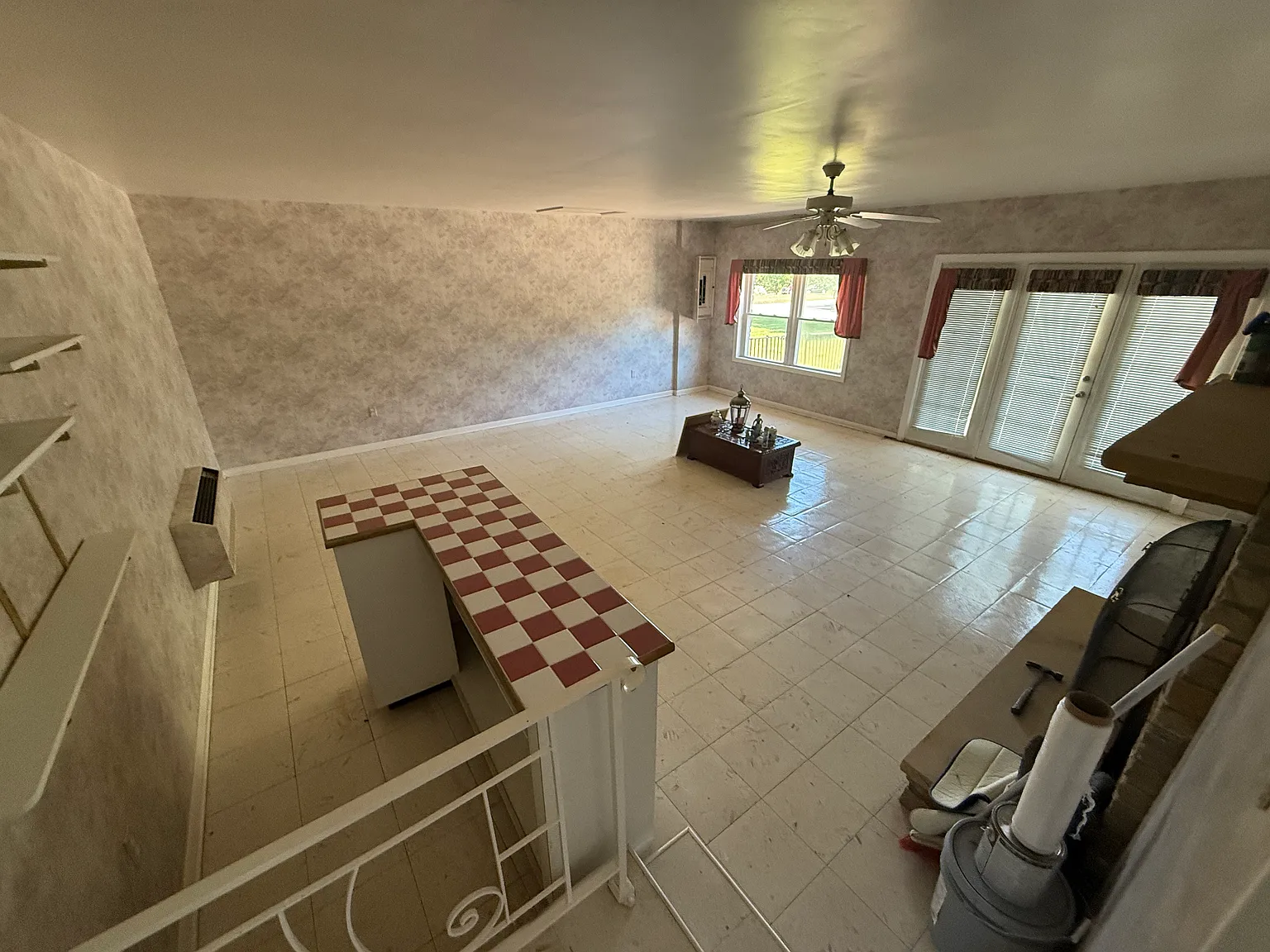 3 bed, 1878 sqft, $2,300 — Photo 3