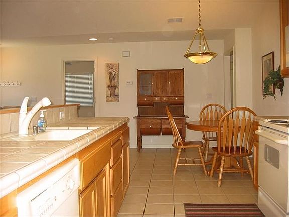 3rd image of 528 Village Dr