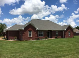 673 W Church Ave, Medina, TN 38355
