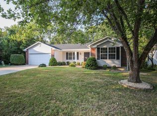 37 Fairfax Dr, Saint Peters, MO 63376