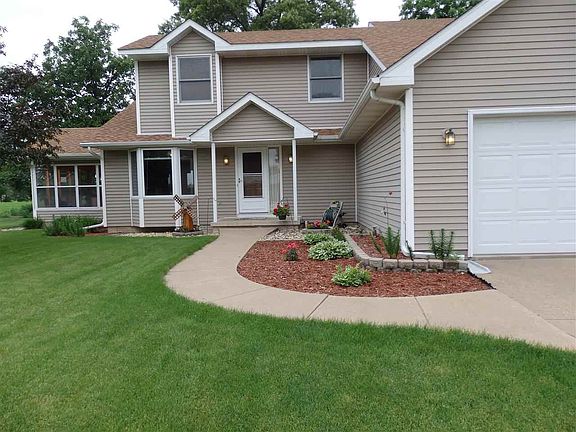 2nd image of 5 Deer Hollow Dr