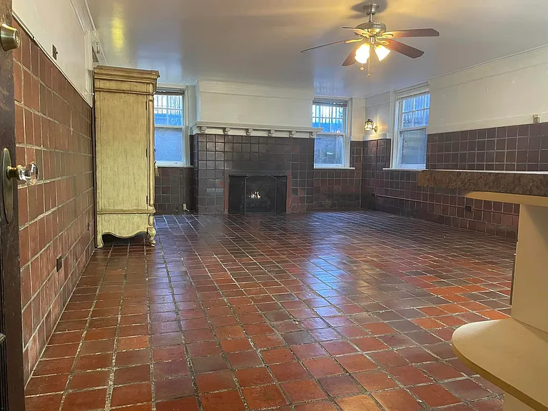 2232 Parkwood Ave #B-1 — Photo 2