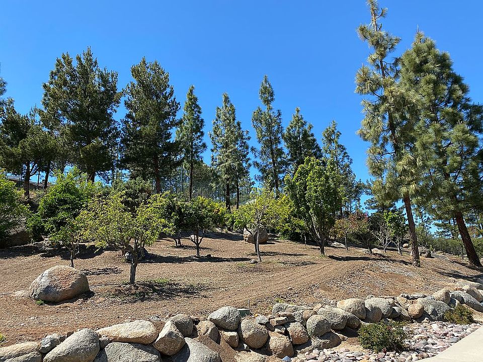 2nd image of 3547 E Victoria Dr