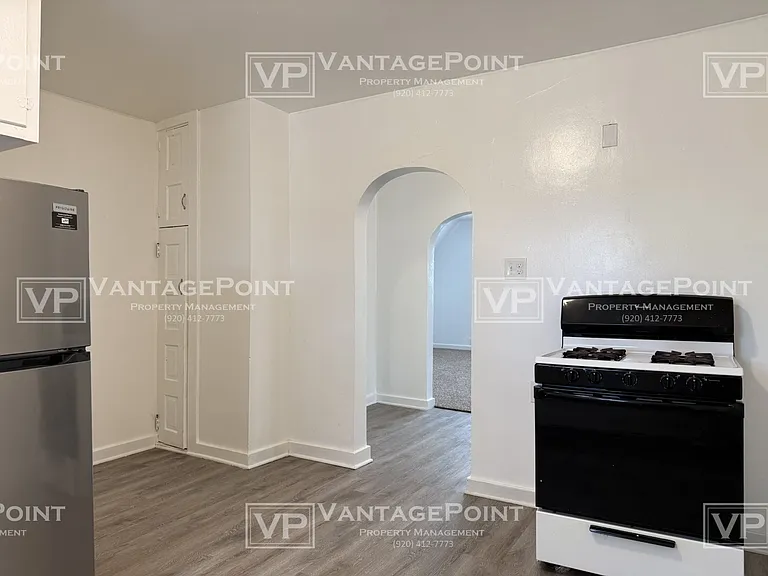 822 1/2 N Irwin Ave — Photo 8
