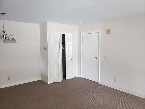 3rd image of 400 Narragansett Pkwy APT Wc11