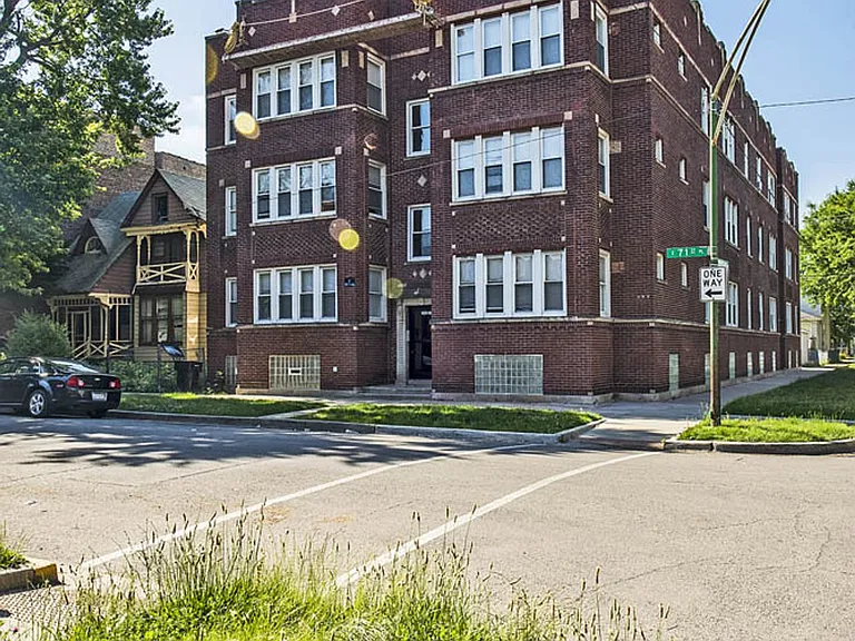 7135 S Blackstone — Photo 12