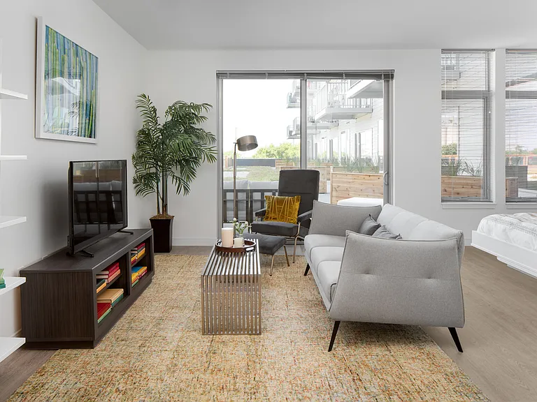Studio - 540 SF - Living Room